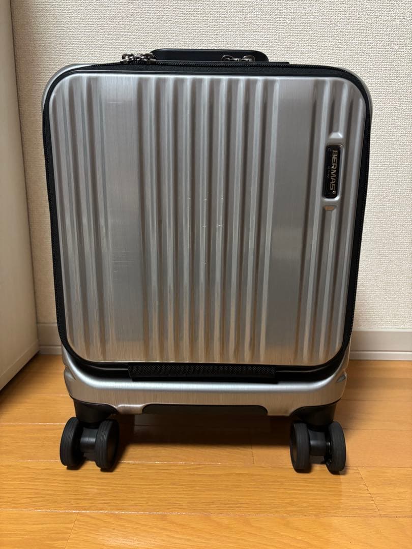 [バーマス] スーツケース Inter City 60524 22L