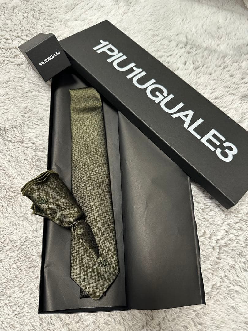 1PIU1UGUALE3 オリーブグリーン ネクタイ