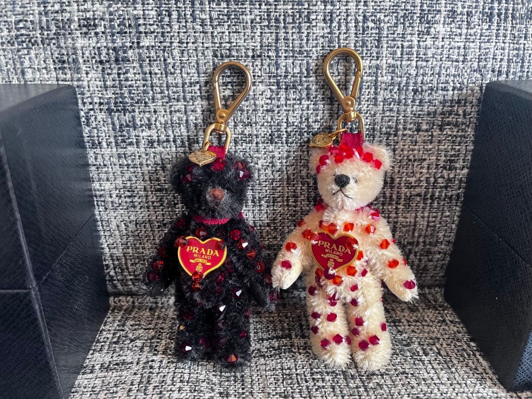 希少 プラダ くま PRADA ベア キーホルダー チャーム 箱有り 2体ペア