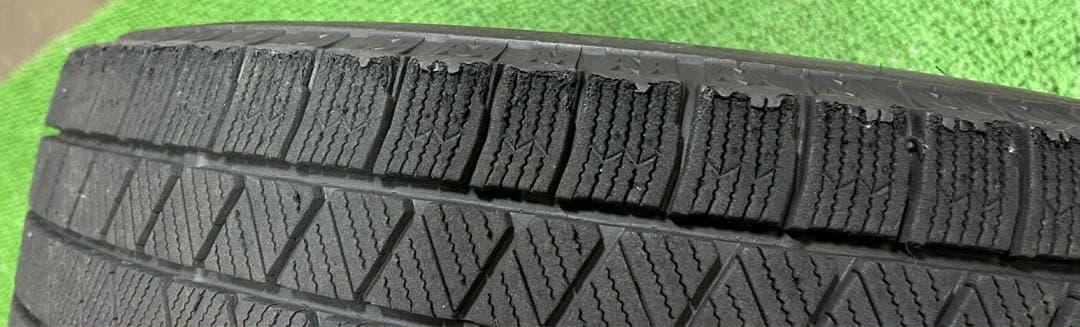 スタッドレスタイヤ 16インチ