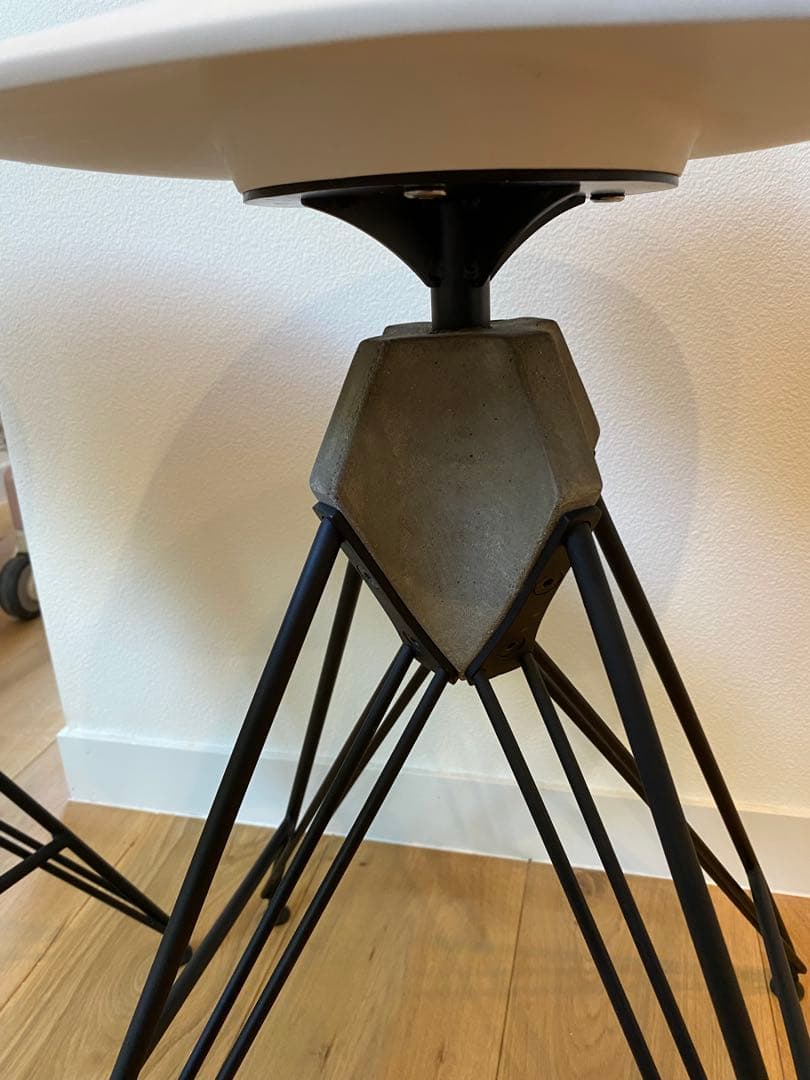 ディストリクトエイト　カーン　ハイスツール District Eight①