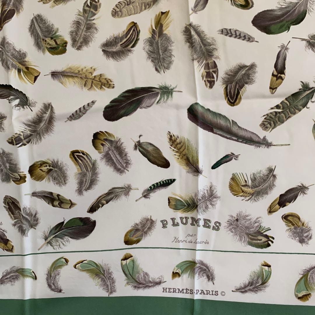 エルメス　カレ　HERMES PLUMS スカーフ グリーン系 羽根柄