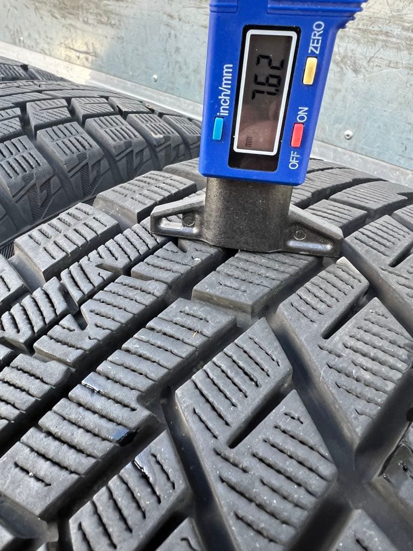 ヒライヨコハマスタッドレス205／60R16 96Q深溝