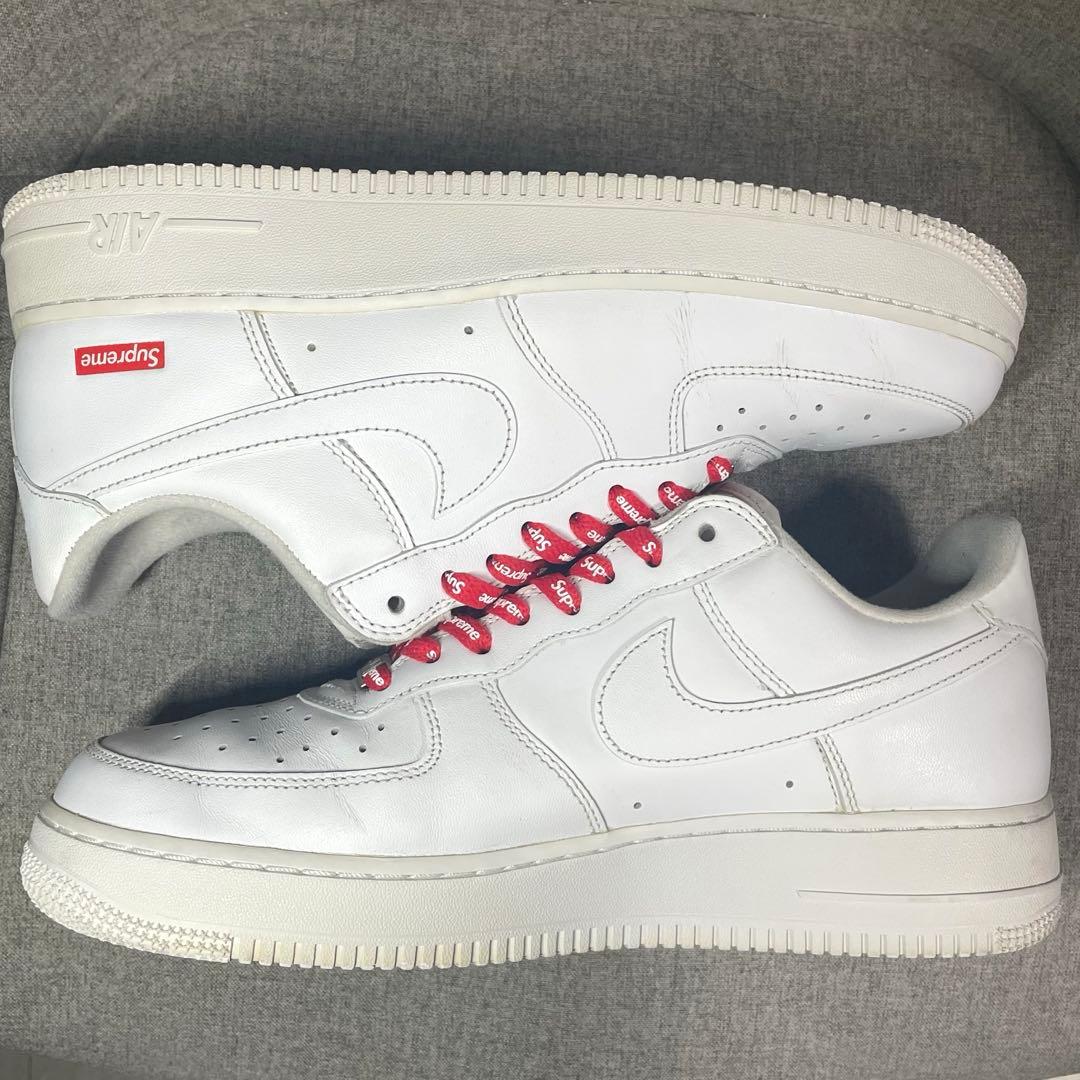 Supreme × Nike Air Force 1 ホワイト　シュプフォース