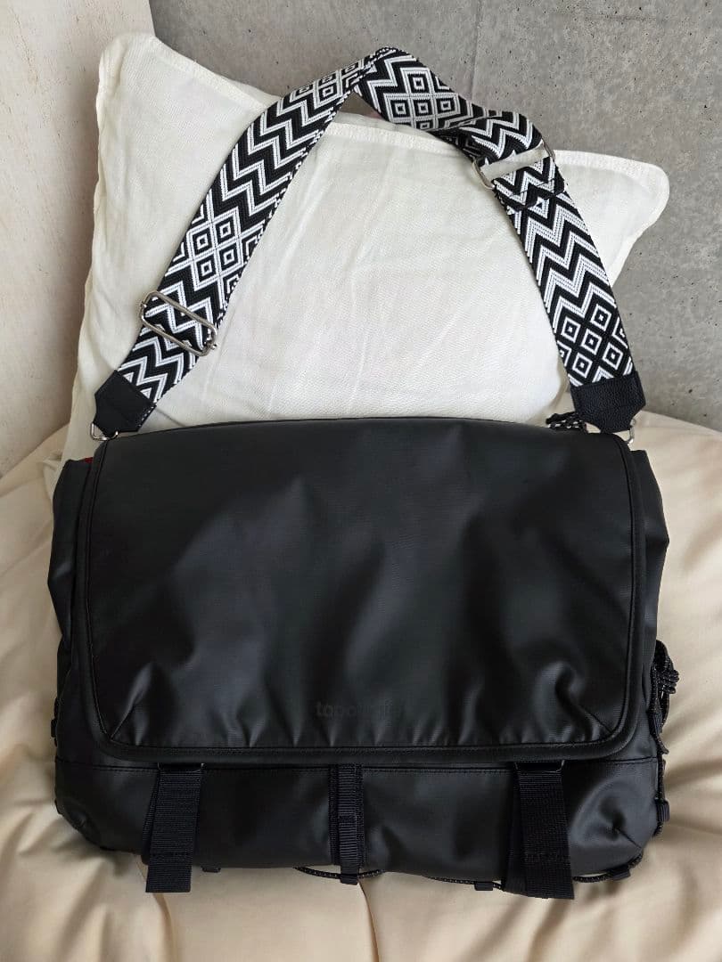 Topologie メッセンジャーサコッシュラージバッグ