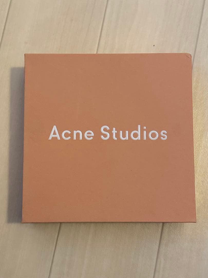 ACNE STUDIOS レザー ウォレット ファスナーディテール