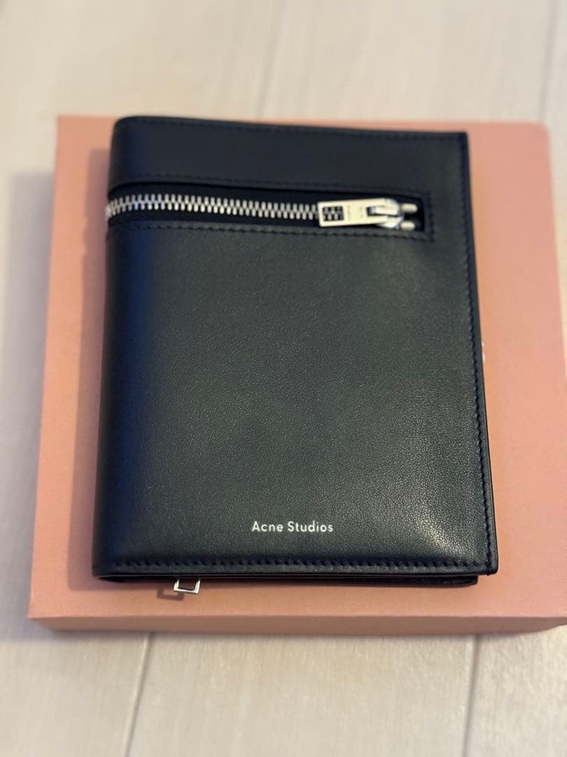ACNE STUDIOS レザー ウォレット ファスナーディテール