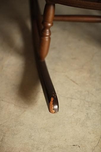 古い木製のロッキングチェア　昭和レトロ　アームチェア　ヴィンテージ　古家具