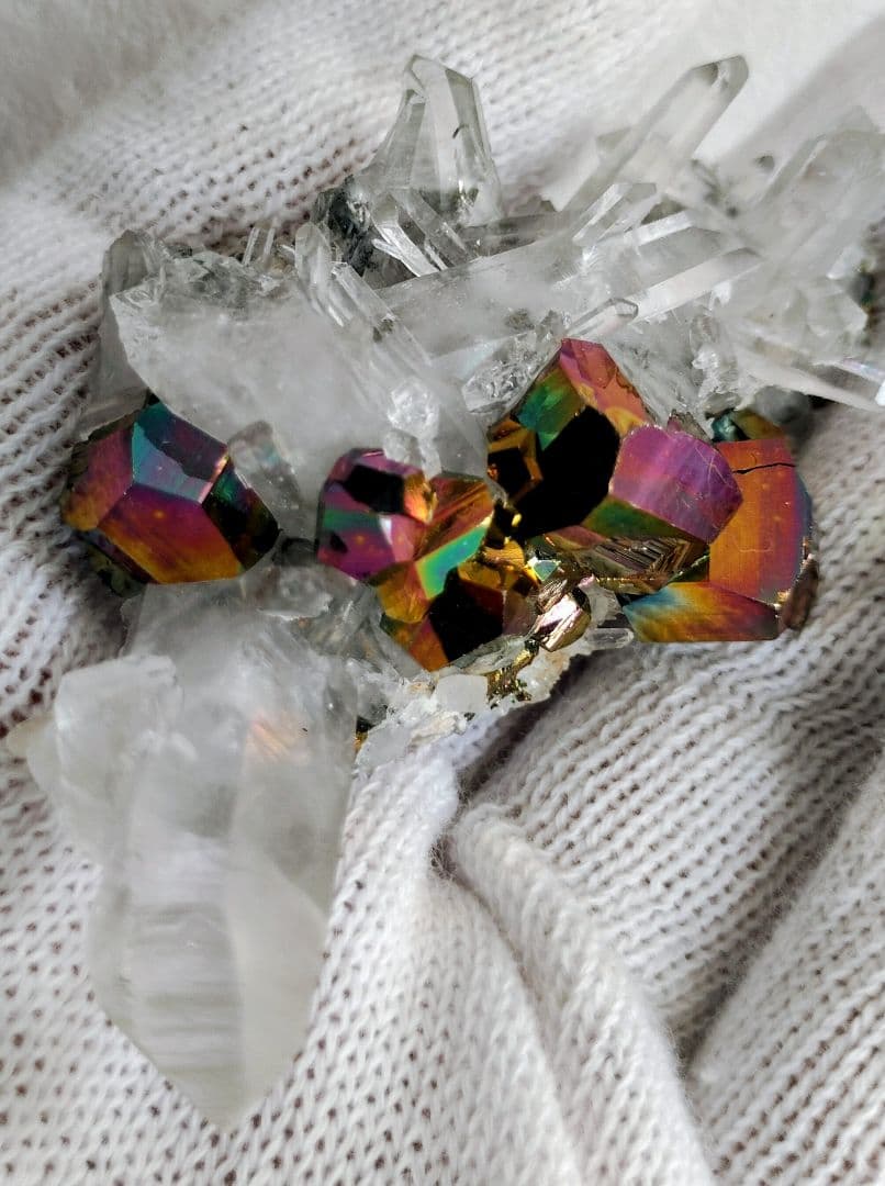 h*g様 【コレクター向】レインボーパイライト 水晶クラスター 共生 インドネシ