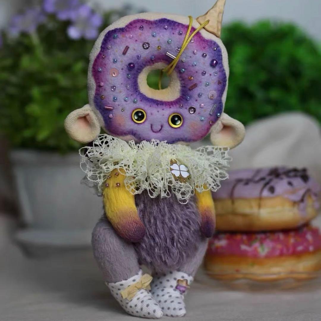 葡萄味のドーナツちゃん 創作人形 アーティストベア 海外作家様 ハンドメイド