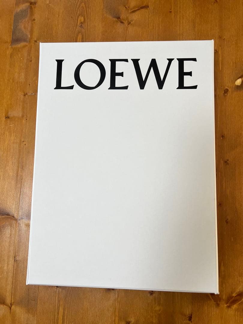 LOEWE ブラック マフラー フリンジ付き