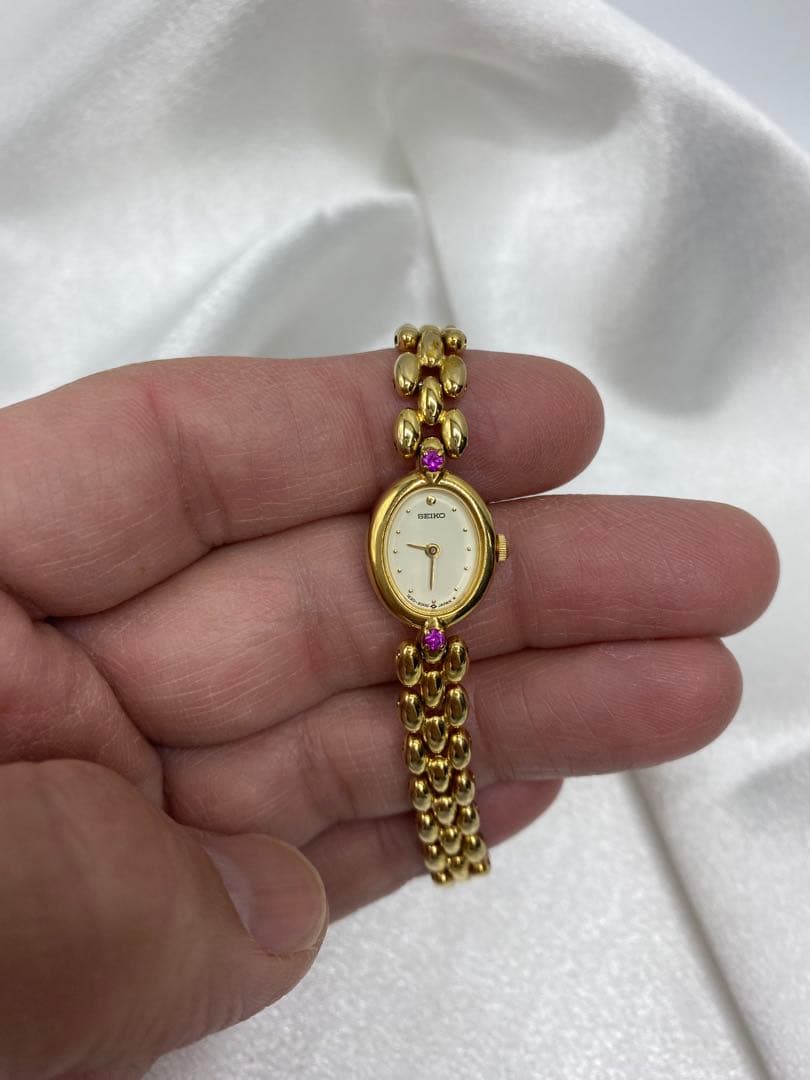 電池交換済　美品　SEIKO ストーン　ゴールド　ブレスウォッチ