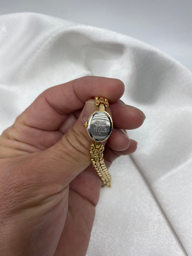 電池交換済　美品　SEIKO ストーン　ゴールド　ブレスウォッチ