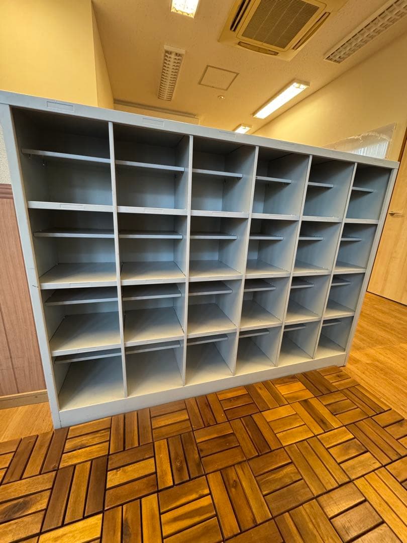【引渡し可能】24人用シューズロッカー