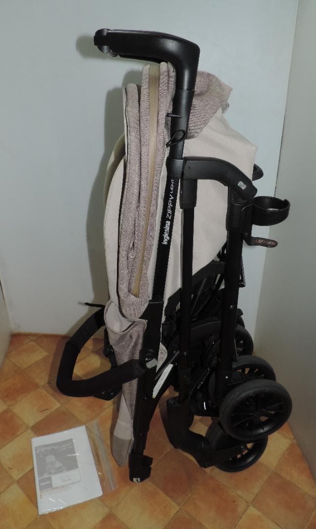 綺麗/イングリッシーナベビーカー/ジッピーライト/１～３６カ月/２０２２年購入