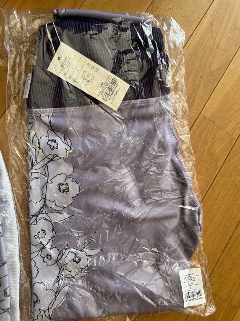 新品　ドローイングフラワーパネル　レギンス　sukala L