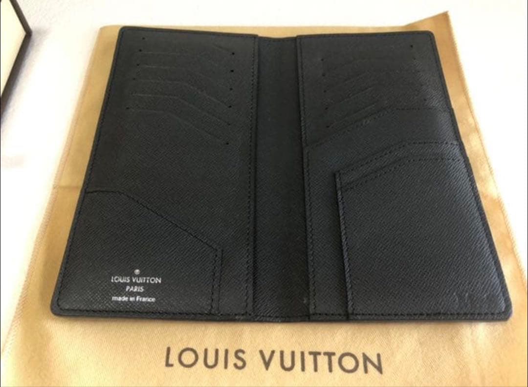 m*o様 ルイ ヴィトン タイガ ポルトフォイユロン グラシエ 札入れ