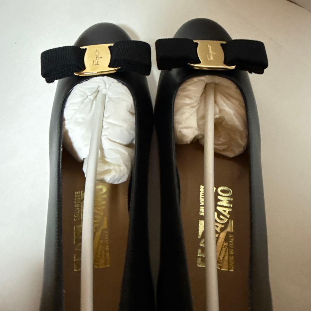 【新品未使用】フェラガモ ヴァラリボン パンプス VARA サイズ6