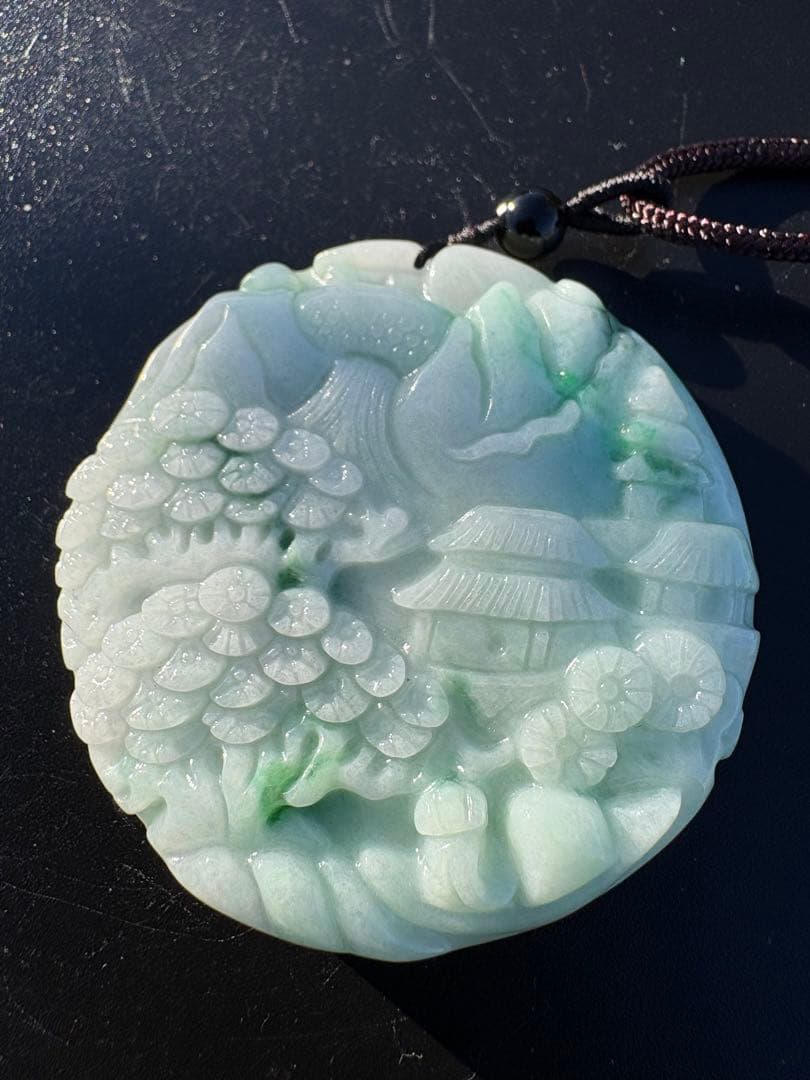 ❤️精巧に　両面彫刻された山水✳買い得　ペンダント　高品質A 天然本翡翠　無処理