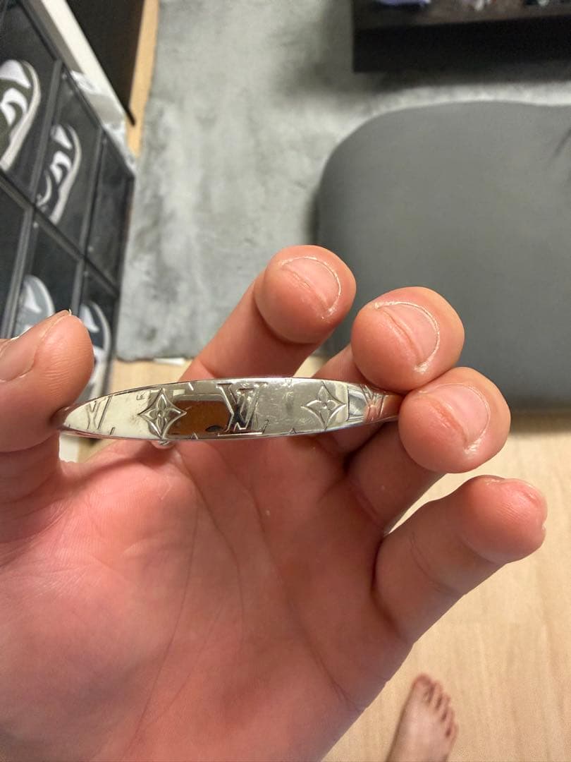 マ*ト様 LOUIS VUITTON シルバーバングル Mサイズ