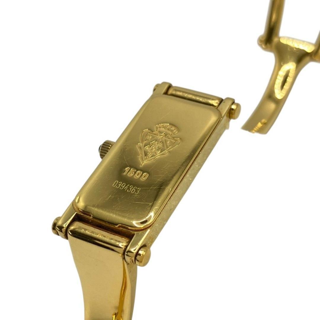 GUCCI腕時計 バングルウォッチ 1500 クォーツ 黒文字盤 ゴールド 稼働