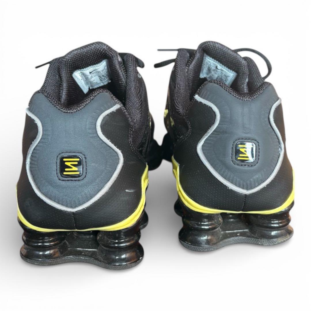 Nike Shox ブラック/イエロー スニーカー