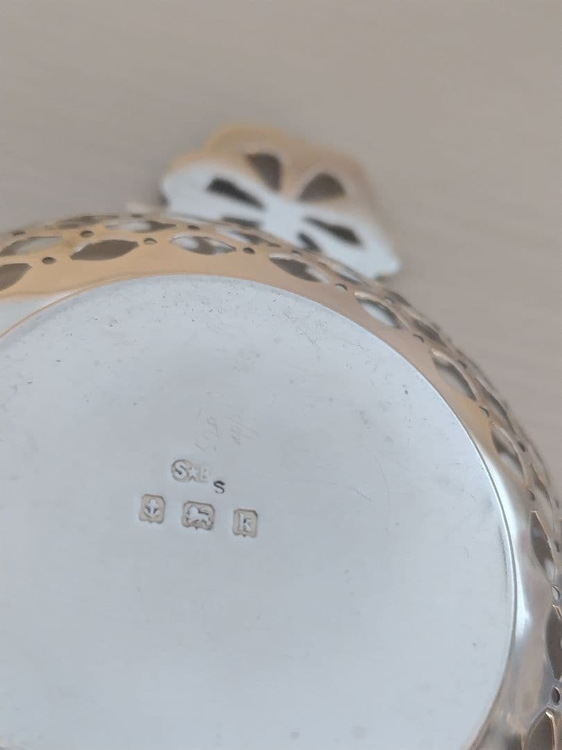 純銀　リボンのボンボンディッシュ