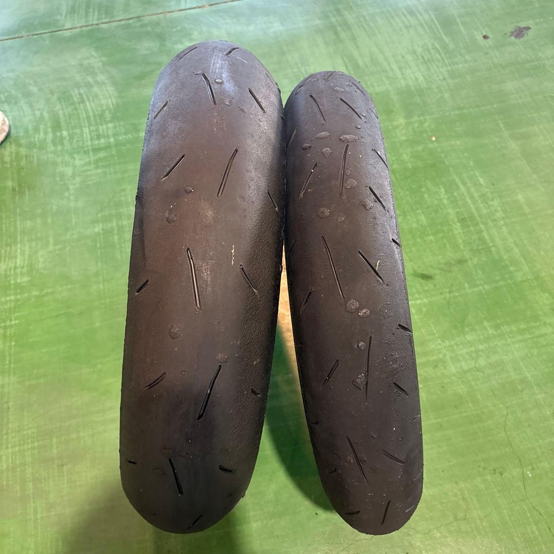 ダンロップ　KR４１０　１７インチ前後セット