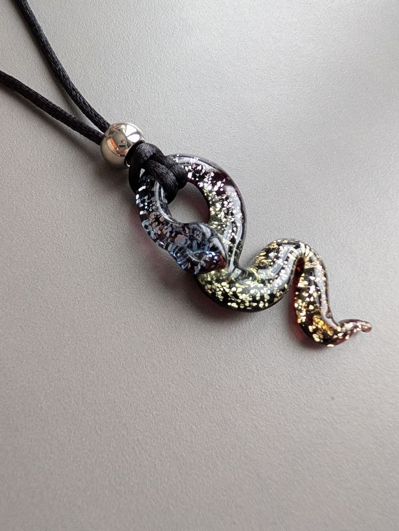 2026年新作　❅ムラーノガラス❅　スネークネックレス