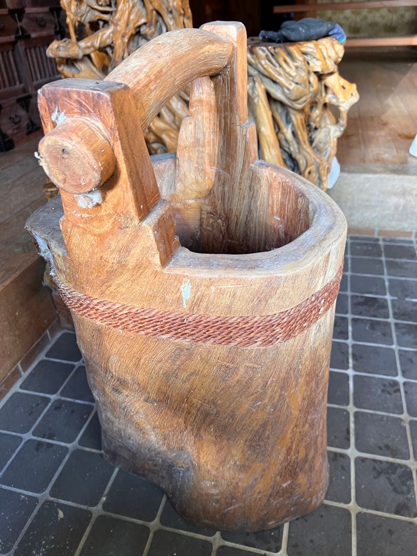 丸太切り出し桶　飾り物　傘立て　木桶　木工品　彫刻　オブジェ