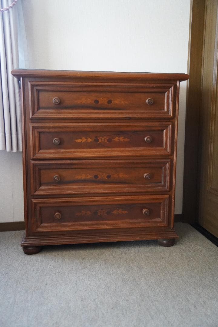 値下げしました！！イタリア製　象嵌　アンティーク　４段チェスト・収納ボード