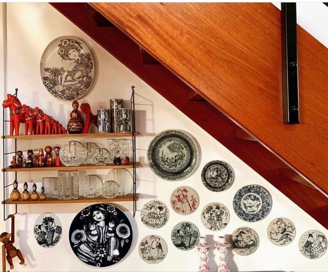 ビヨンヴィンブラッド　レアなニモール窯ビンテージの12月の赤フラワーポットです！