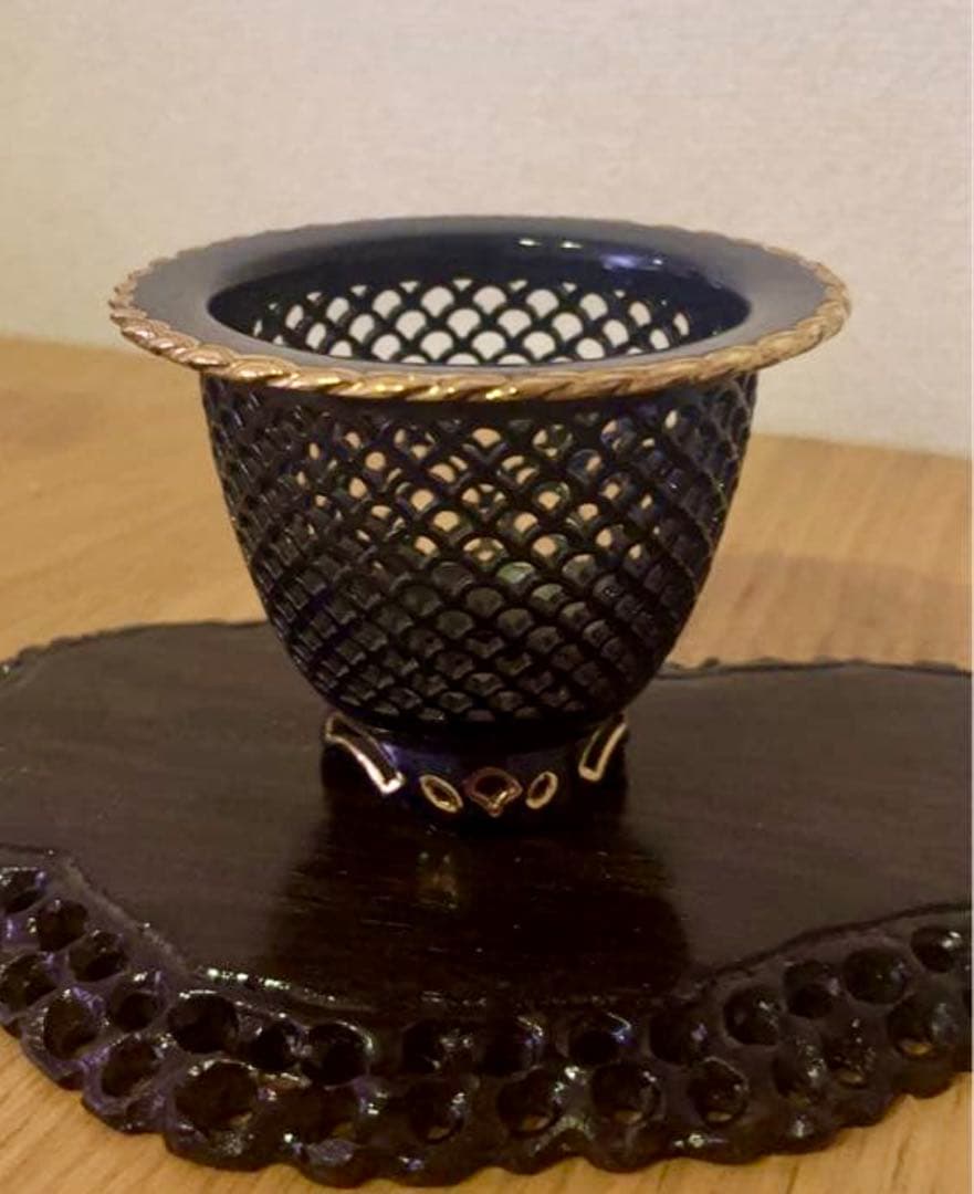 富貴蘭鉢　希少天山作天山瑠璃透かし彫り鉢金縁