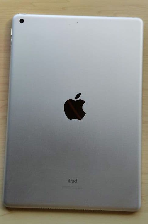 iPad シルバー 本体