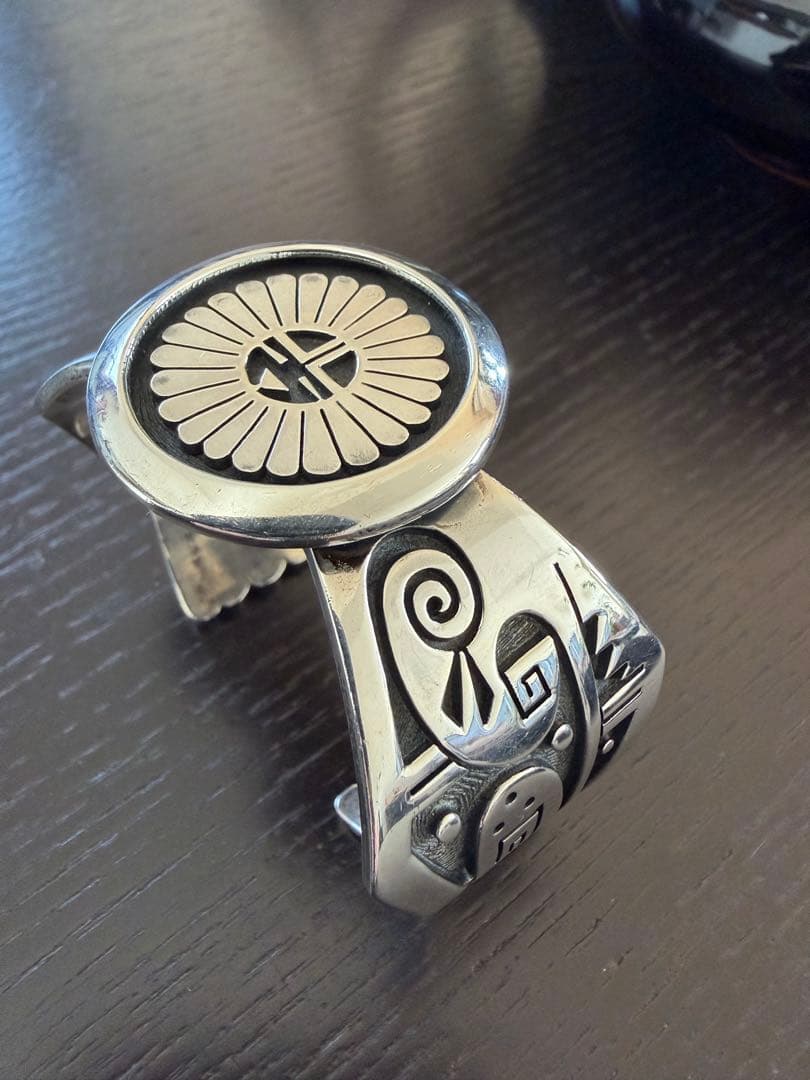 ホピ族 ゲーリー・ヨヨキ Gary Yoyokie オーバーレイ バングル