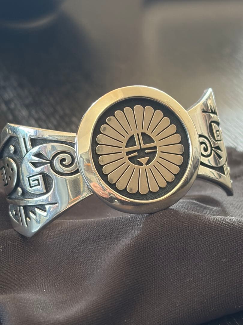 ホピ族 ゲーリー・ヨヨキ Gary Yoyokie オーバーレイ バングル