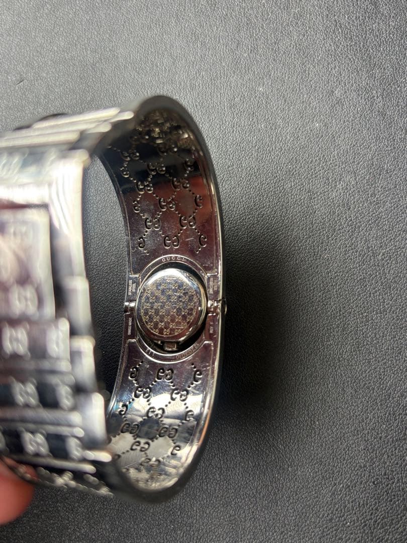 GUCCI トワール　バングルクォーツ腕時計 シルバー GGパターン　稼働品