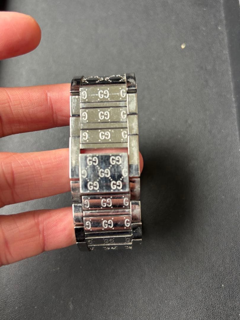 GUCCI トワール　バングルクォーツ腕時計 シルバー GGパターン　稼働品