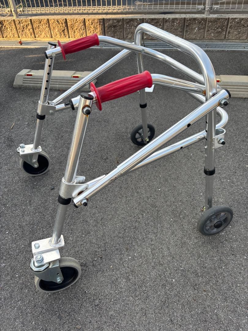 PCW、小児用歩行器
