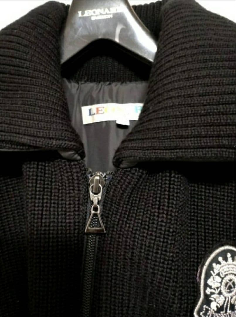 【極美品】レオナールスポーツ　軽量　ダウンコート　ブラック　42