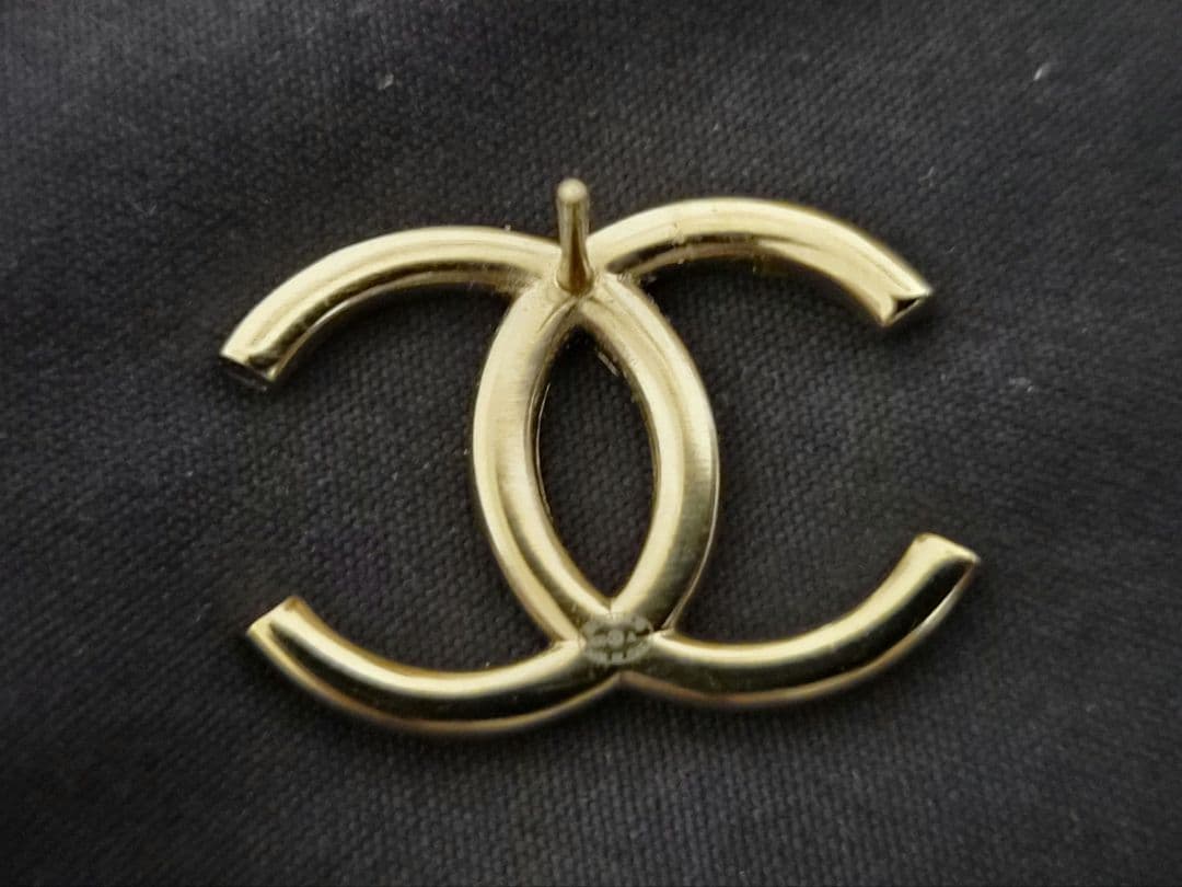 CHANEL ゴールド キラキラ ピアス