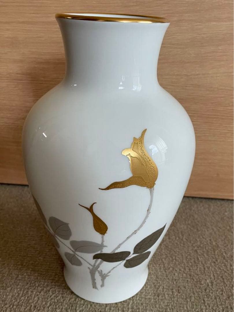 大倉陶園　宮内庁御用達　花瓶　白磁