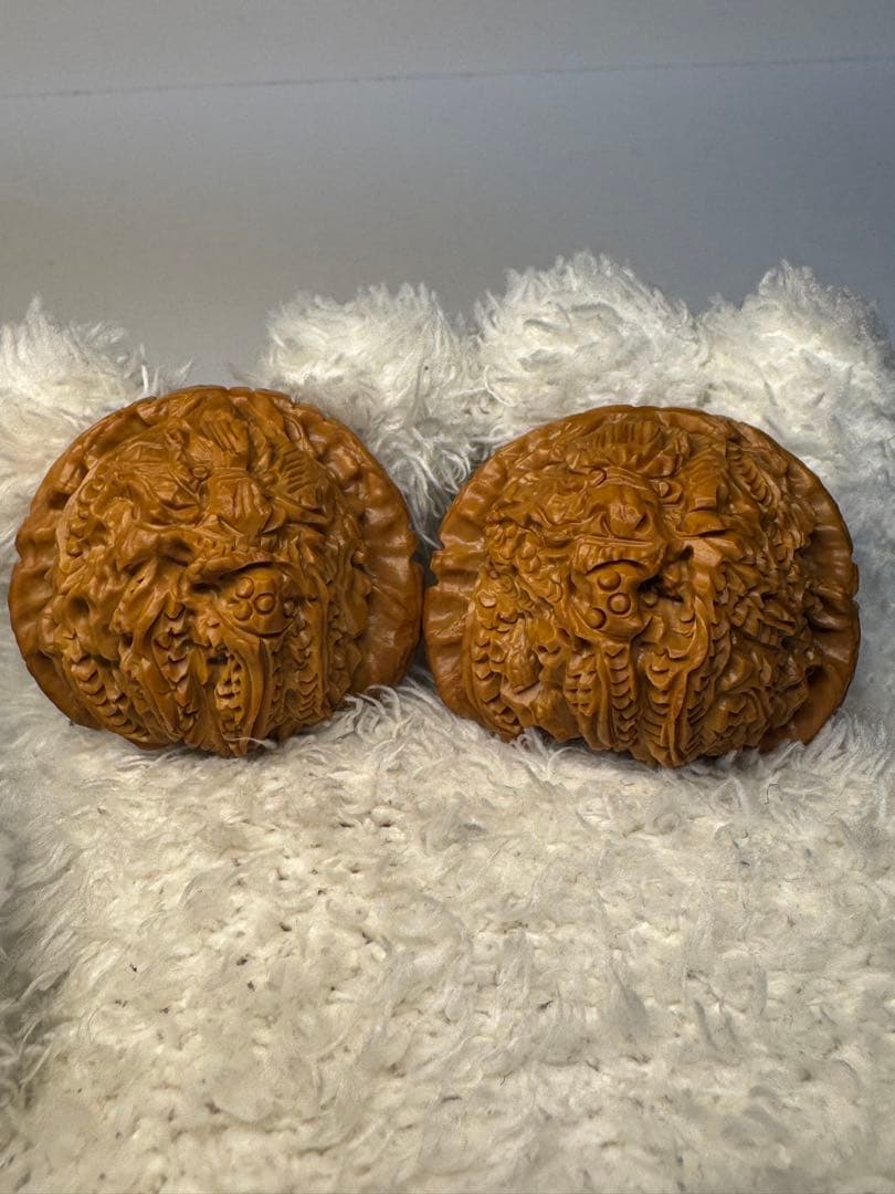 【高級彫刻】40mm×37mm×33mm 竜紋彫刻クルミペア