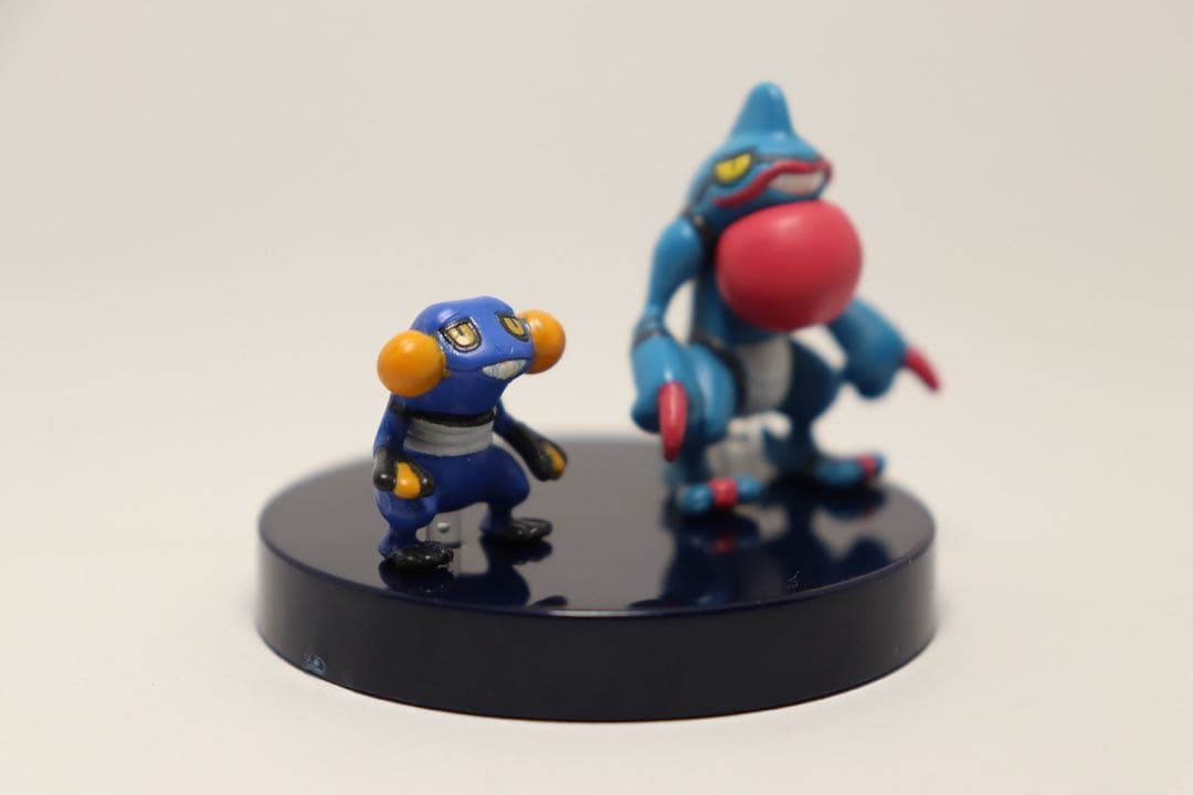 立体ポケモン図鑑 グレッグル ドクロッグ