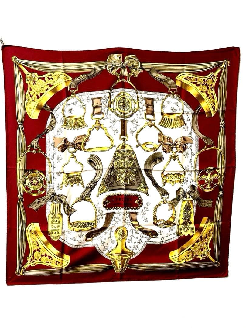 HERMES/エルメス　スカーフカレ90 ETRIERS鎧　レッド系カラー