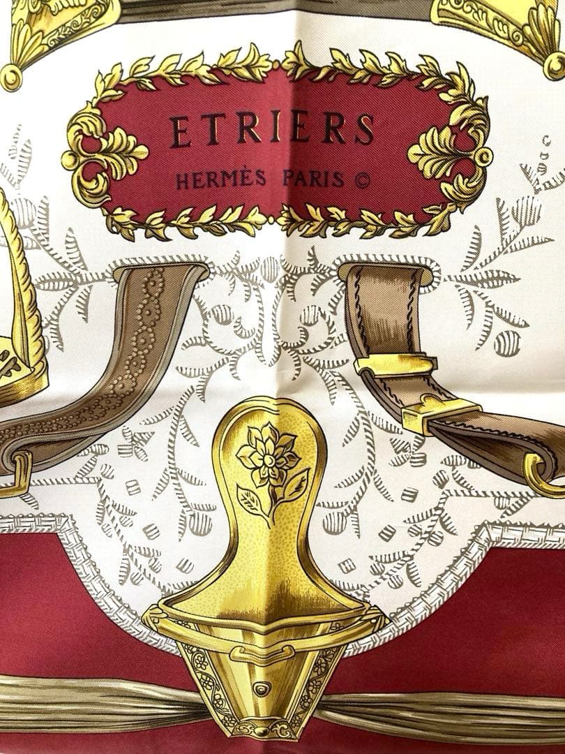 HERMES/エルメス　スカーフカレ90 ETRIERS鎧　レッド系カラー