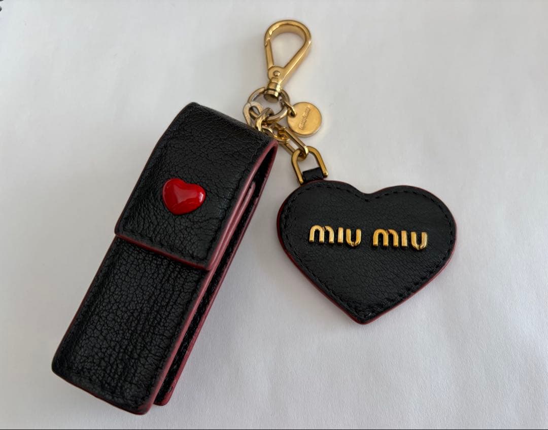 ミュウミュウMiu Miuハート型キーホルダーチャームリップケース