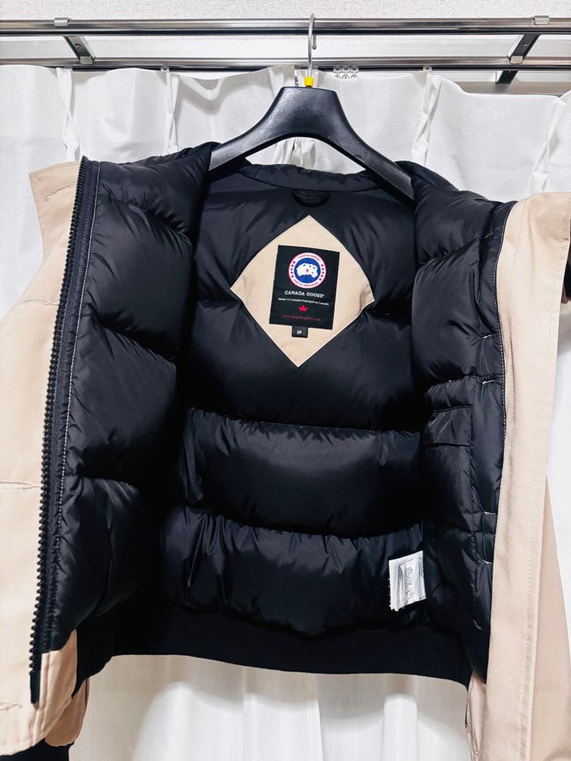 カナダグース ベージュ ダウンジャケット　ラブラドール　美品