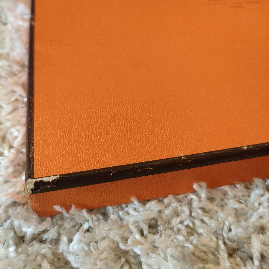 HERMES シルクスカーフ 車輪デザイン グレー　ゴールド