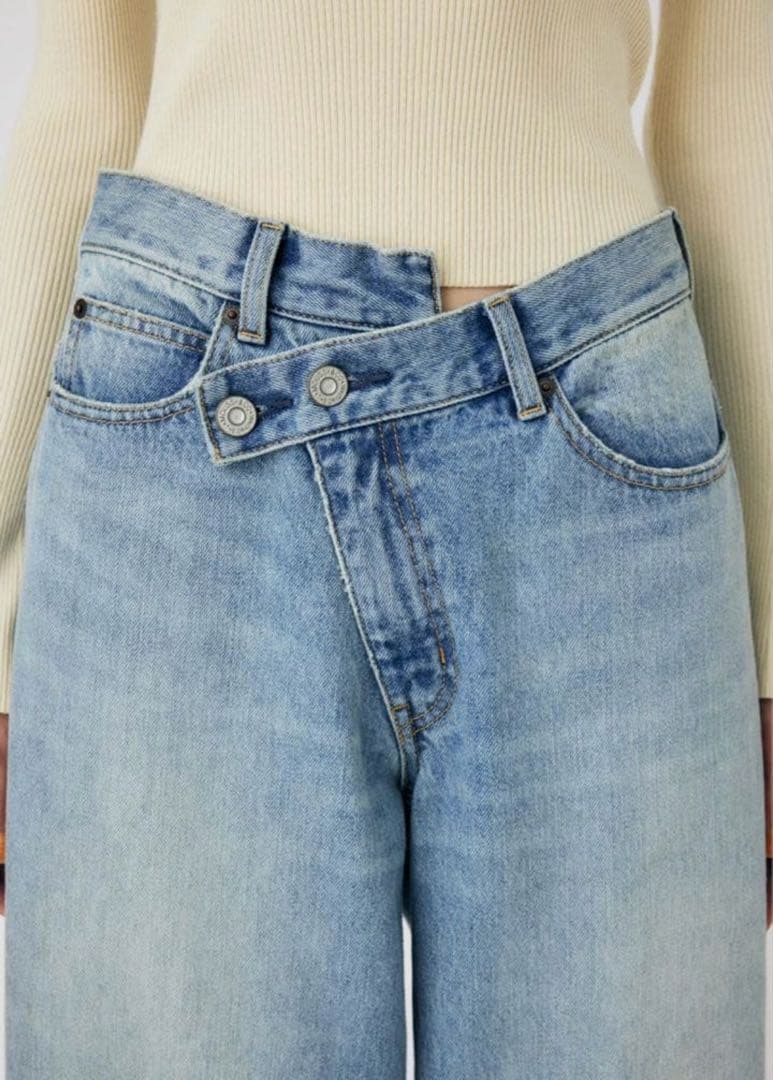 たまき　MOUSSY CROSS WAIST WIDESTRAIGHT 1